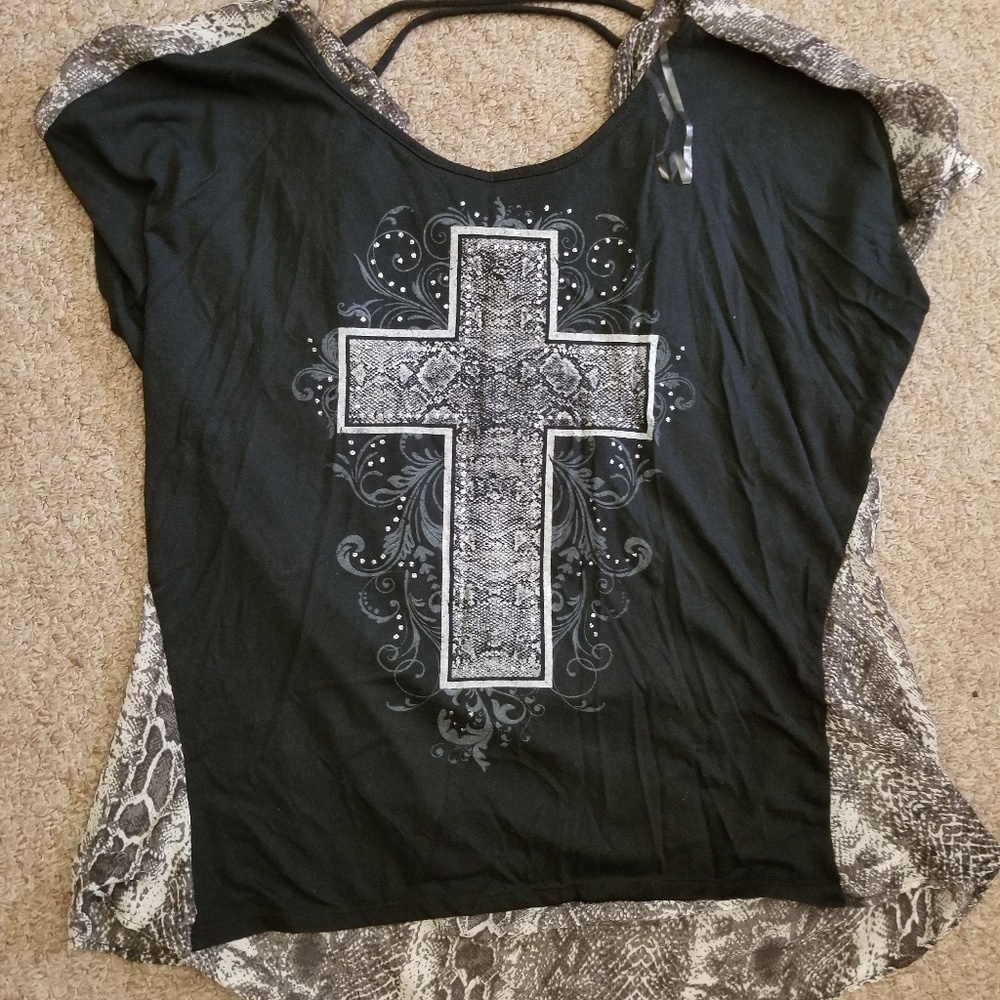 Beautiful animal print top.
